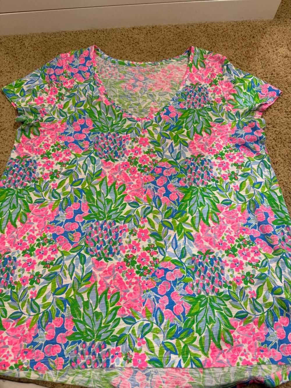 Women’s Lilly Pulitzer Pink, Green & Blue Floral V-Neck Tee, Large